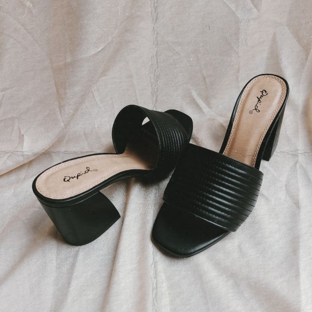 🚨LAST PAIR// Black mule - Picture 4 of 5